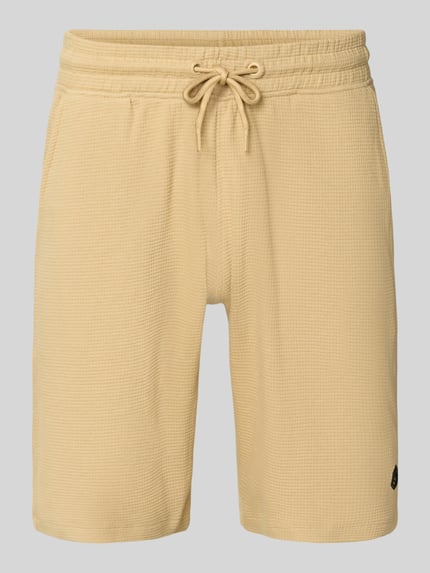 Produktfoto, Straight Fit Shorts mit Logo-Stitching Modell 'Fillip' von Blend in Beige, Strukturmuster, elastischer Bund, Eingrifftaschen, reine Baumwolle