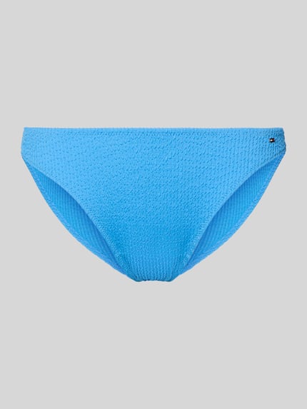 Produktfoto, Bikini Slip mit strukturierter Oberfläche von TOMMY HILFIGER in leuchtendem Blau, Optik: Unifarben, Label-Applikation, Materialverarbeitung: Crinkle