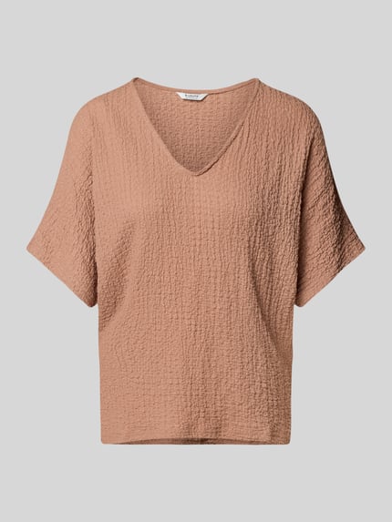 T-shirt met V-hals, model 'UMMI' Shop The Look MANNEQUINE