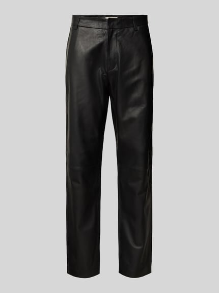Produktfoto, Wide Leg Hose aus echtem Lammleder Modell 'CHANCE' von SELECTED HOMME, Farbe schwarz, Glattleder, glänzende Optik, mit Gürtelschlaufen, Knopf, Schiebehaken, verdecktem Reißverschluss, seitlichen Eingrifftaschen, angedeuteter Gesäßtasche und Label-Prägung.