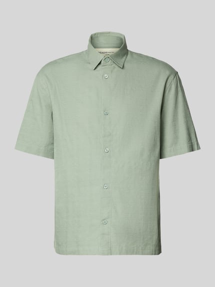 Produktfoto, Loose Fit Freizeithemd aus reiner Baumwolle von Tom Tailor Denim in Optik: Unifarben mit Kentkragen, Knopfleiste, Kurzarm.