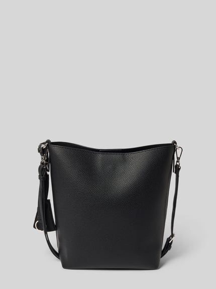 Productfoto, zwarte dames hobo tas met reliëflogo, hoofdvak met magneetsluiting, verstelbare schouderband, model 'LOHJA' van Seidenfelt, logohanger, ritsvak binnenin, breedte 30 cm, lengte 29 cm, diepte 13 cm, bandlengte 84 cm
