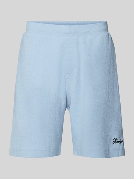 Produktfoto, Shorts mit Label-Stitching von REVIEW in Hellblau, Baumwoll-Mix mit Strukturmuster, Regular Fit, sichtbarer Marken-Schriftzug
