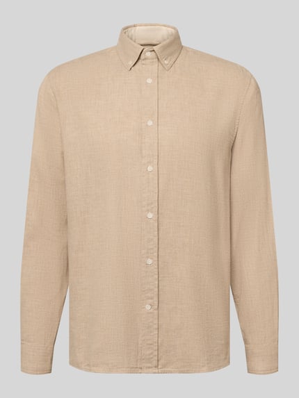Produktfoto, Relaxed Fit Freizeithemd aus reiner Baumwolle Modell 'ARAAMO' von ARMEDANGELS in Beige mit glatter, fein strukturierter Oberfläche, Herren Freizeithemd von ARMEDANGELS