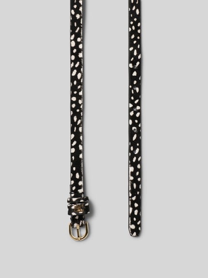 Produktfoto, Ledergürtel mit Animal Print von Tommy Hilfiger in Schwarz mit weißem Allover-Muster und goldfarbener Dornschließe, echtes Rindsleder