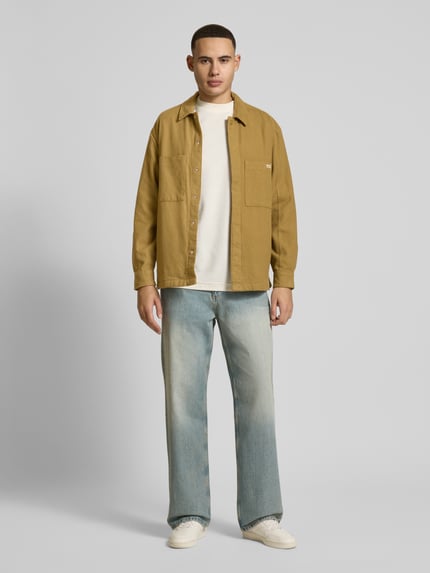 Calvin Klein Jeans Slim Fit Hemdjacke mit Label-Detail Oliv 1