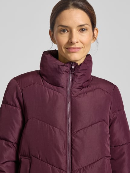 VERO MODA Kurtka pikowana o kroju regular fit ze stójką model ‘LIGARIO’ Bordowy 3