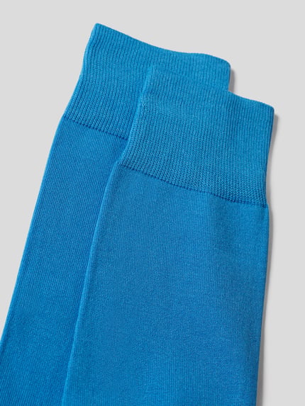 Produktfoto, Socken mit Label-Print im 2er-Pack von Christian Berg Men im kräftigen Blau, Baumwoll-Mix, gerippter Abschluss, glatte Struktur