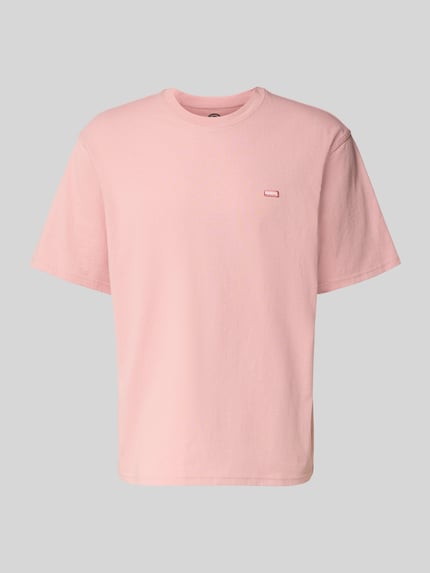 Produktfoto, T-Shirt mit Label-Detail und Rundhalsausschnitt von Dickies, różowa bawełna, krój relaxed fit, długość pleców w rozmiarze M: 70 cm