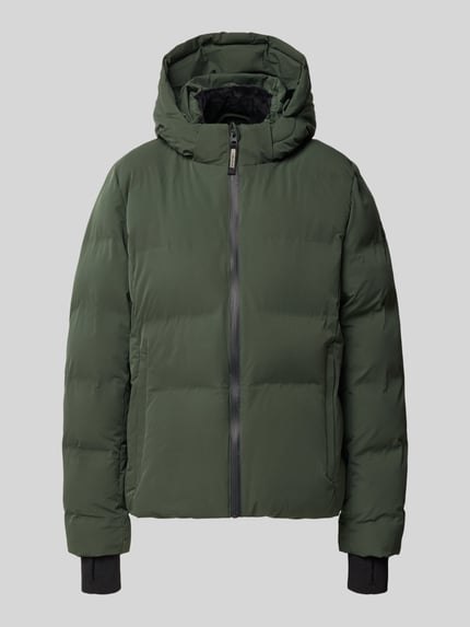Produktfoto, Steppjacke mit Kapuze Modell 'KAILA' von Cars Jeans in Dunkelgrün, sichtbare Reißverschlüsse, glatte Oberfläche, seitliche Eingrifftaschen, Regular Fit, geradlinige Form, für Damen, dezente Steppstruktur