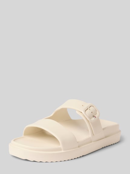 Productfoto, Slipper mit Schnalle van Tommy Hilfiger, unikleuren, afgeronde neus, platte hak, gestructureerde zool, logo-reliëf, gesp.