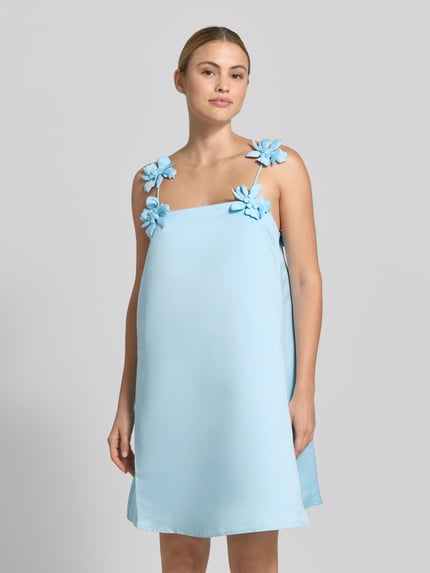 YAS Cocktailkleid mit floralen Applikationen Modell 'DOUCE' Hellblau 4