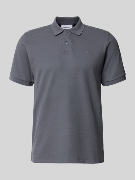 Produktfoto, Slim Fit Poloshirt mit Label-Stitching Modell 'AUSTIN' von JACK & JONES, szary kolor, mieszanka materiałów z bawełną, krój slim fit, Kołnierzyk polo, wyhaftowane logo, Długość tyłu w rozmiarze M: 70 cm