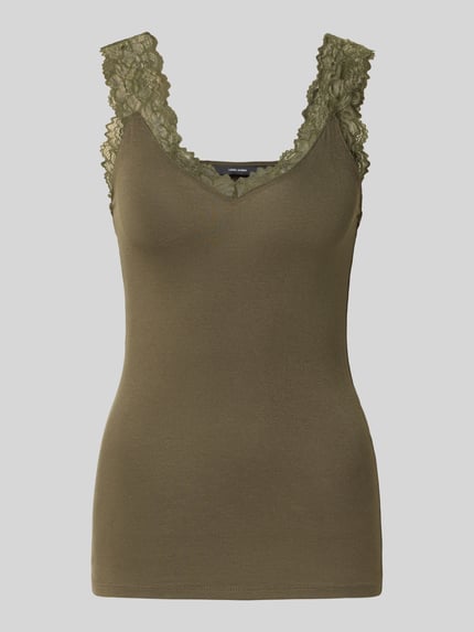 Produktfoto, olivgrünes Slim Fit Tanktop aus Viskose-Mix Modell 'ROSA' von VERO MODA, Spitzenbesatz an Trägern und Ausschnitt, glatte Textur