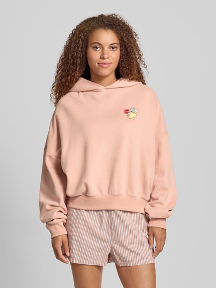 REVIEW Bluza z kapturem, nadrukiem z motywem i obniżonymi ramionami Brudnoróżowy 4