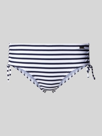 Bikinihose mit Schleifen-Details Modell 'Summer' Shop The Look MANNEQUINE