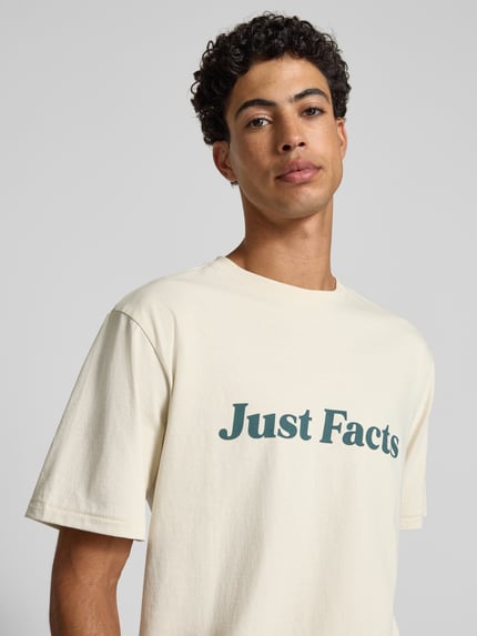 REVIEW T-Shirt mit geripptem Rundhalsausschnitt Ecru 3