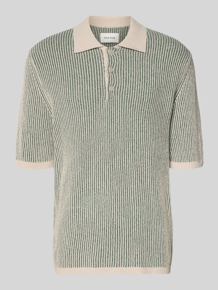 Produktfoto, Slim Fit Poloshirt aus katoenmix model 'Elwo' van WOOD WOOD, gebreide look in groen en beige, ribboorden, ruglengte maat M 72 cm