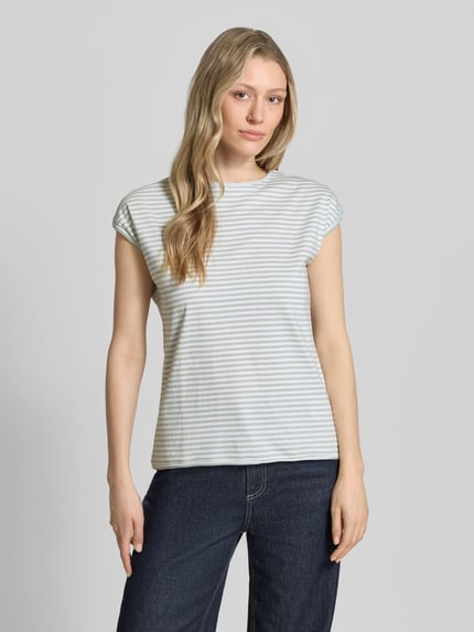 Kobiece modelka nosi T-Shirt mit Rundhalsausschnitt od Christian Berg Woman, bawełna, krój regular fit, rolkowane wykończenie, długość pleców w rozmiarze S: 55 cm, jasne paski, pełny widok z przodu