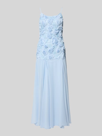 Produktfoto, Regular Fit Maxikleid mit floralem Besatz Modell 'Feodora' von YAS in Hellblau, Falten-Optik, blickdichter Unterrock, Spaghettiträger