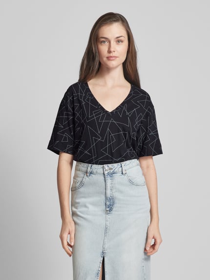 Esprit T-Shirt mit grafischem Muster und V-Ausschnitt Black 4