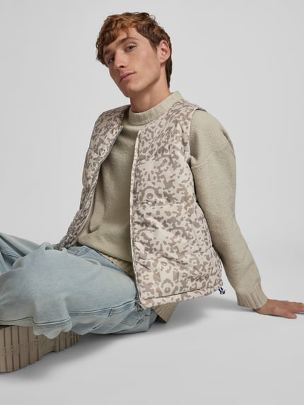 PEQUS Steppweste mit Label-Stitching Modell 'Aether' Taupe 3