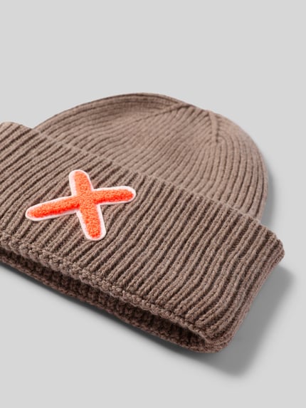 Productfoto, Mütze aus Schurwolle-Kaschmir-Mix mit Motiv-Stitching van UNIO HAMBURG, mix van scheerwol en kasjmier, grof tricot, brede omslag, oranje motiefstitching