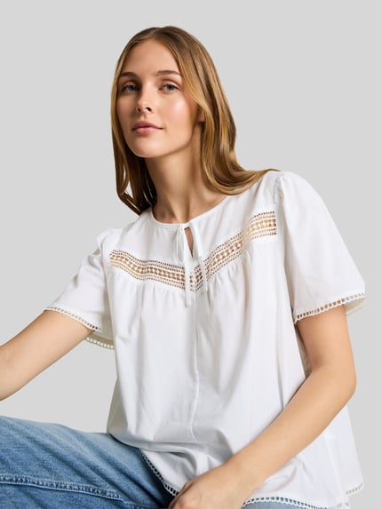 Tom Tailor Denim Regular Fit Bluse aus Baumwoll-Viskose-Mix mit Häkeldetails Weiss 3