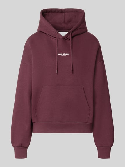 Produktfoto, Relaxed Fit Hoodie aus Baumwoll-Mix Modell 'VESTERBRO' von JJXX in Bordeaux, Label-Detail, Känguru-Tasche, Kapuze mit Tunnelzug
