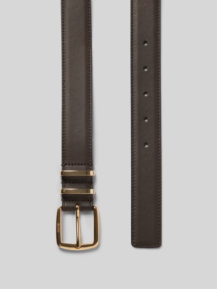 Productfoto, bruine riem van rundleer met goudkleurige gesp, gladde textuur, productnaam Gürtel aus echtem Rindsleder Modell 'Plum-ML_Sz30' van BOSS, Dames riem
