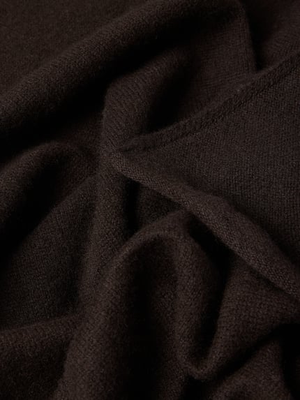 Produktfoto, Schal aus Kaschmir mit Rollsaum von Christian Berg Woman, dunkelbraune Farbe, weiche Textur, rechteckige Form, Maße 51 x 180 cm