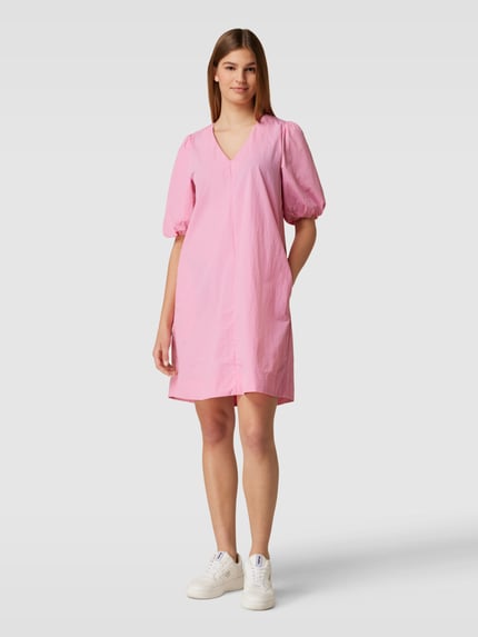 Jake*s Studio Woman Knielanges Kleid mit V-Ausschnitt Rosa 1