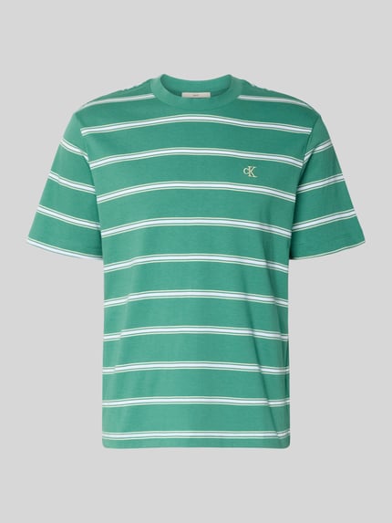 Produktfoto, zielone T-Shirt w białe paski z logo-stitching, T-Shirt mit Logo-Stitching od Calvin Klein Jeans, czysta bawełna, krój regular fit, okrągły dekolt, długość tyłu w rozmiarze M: 69 cm