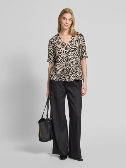 FREE/QUENT Slim fit blouseshirt met V-hals, model 'Larin' Beige - 1