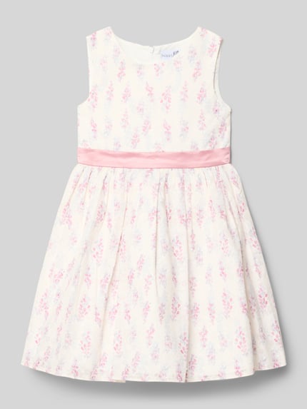 Produktfoto, Regular Fit Kleid mit floralem Allover-Print von Happy Girls, bawełniany miks, krój regular fit, linia A, bez rękawów, ozdobna kokarda, okrągły dekolt, zamek, długość tyłu w rozmiarze 116: 65 cm, jasne kolory, delikatna faktura tkaniny.