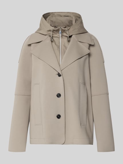 Produktfoto, Jacke im 2-in-1-Look von WHITE LABEL aus Baumwoll-Mix mit Stretch-Anteil in Beige, Regular-Fit, Kapuze, Reverskragen, Knopfleiste, Eingrifftaschen, Rückenlänge 67 cm bei Größe 36.