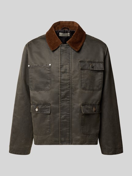 Produktfoto, Relaxed Fit Jacke aus Baumwoll-Mix mit Brusttaschen von RETERNITY in Olivgrün, Umlegekragen, strukturierte Oberfläche