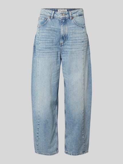 Produktfoto, Relaxed Fit Jeans aus reiner Baumwolle Modell 'LARA' von Marc O'Polo, Denim-Optik, 5-Pocket-Design, Cropped Länge, Label-Patch, Nieten, helle blaue Waschung, Knopf und verdeckter Reißverschluss