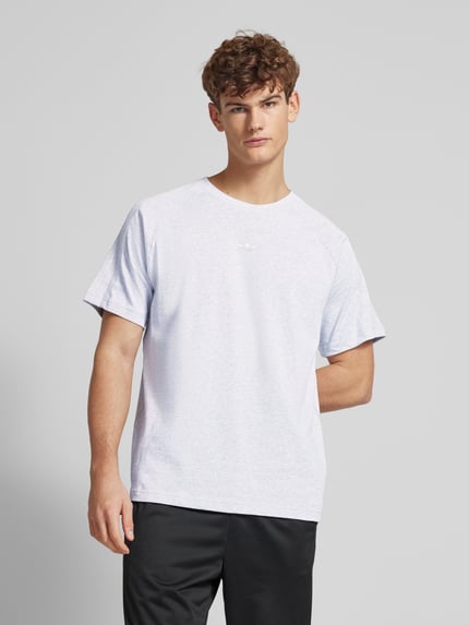 adidas Originals T-shirt z wyhaftowanym logo Jasnoszary 4