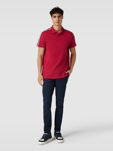Tommy Hilfiger Regular Fit Poloshirt mit Kontraststreifen Kirsche 1