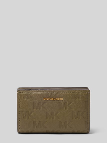 Produktfoto, Portemonnaie aus echtem Leder von MICHAEL Michael Kors in olivgrün, Hoofdvak met drukknoopsluiting, muntvak met ritssluiting, steek-, vakken voor pasjes en biljetten, Reliëflogo en labeldetail in metallic