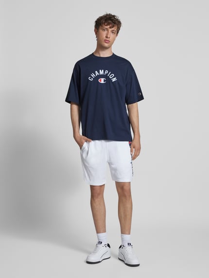 Champion T-shirt o kroju relaxed fit z wyhaftowanym logo Ciemnoniebieski 1