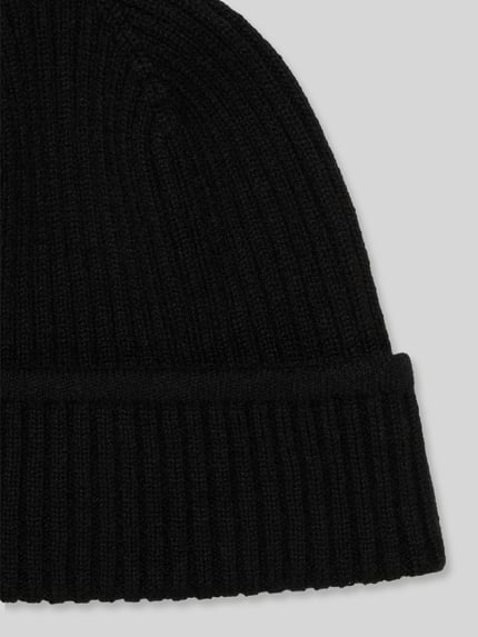 Produktfoto, Mütze aus Yak-Schurwolle von Marc O'Polo in Schwarz, unifarben, Rippstrick, Struktur, sichtbares Hutband, Yak-Schurwoll-Mix.