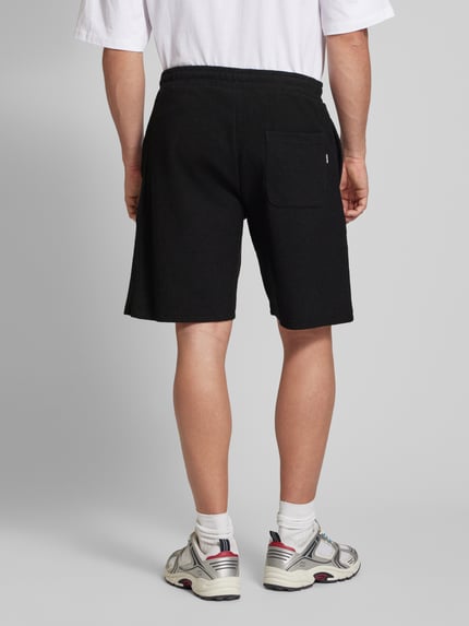 REVIEW Szorty z dzianiny dresowej o kroju regular fit z fakturowanym wzorem Czarny 5