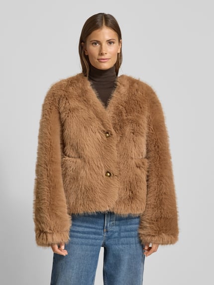 Essentiel Antwerp Boxy Fit Webpelzjacke mit Knopfleiste Modell 'IJACKET' Camel 4
