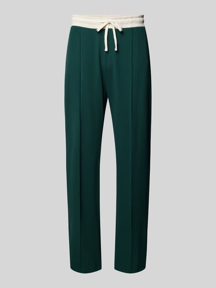 Produktfoto, Straight Fit Sweatpants mit Elastikbund von MCNEAL in Dunkelgrün mit Hosenfalte, elastischem Bund, seitlichen Taschen, Herrenmode