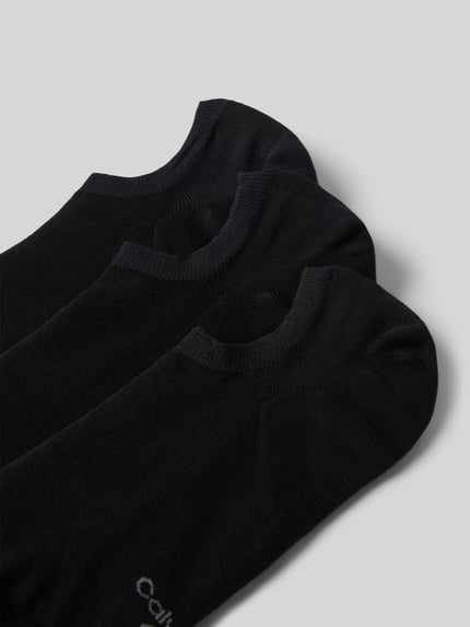 Produktfoto, czarne skarpety z mieszanki bawełny model 'FOOTIE' od CK Calvin Klein, gładka tekstura, męskie skarpety