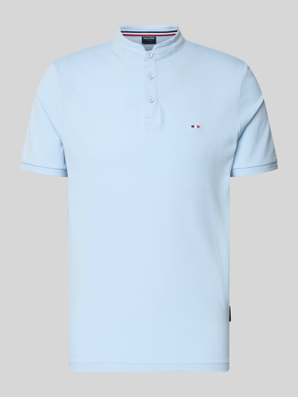 Slim Fit Poloshirt mit Stehkragen Shop The Look MANNEQUINE