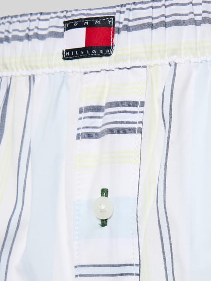 Produktfoto, Loose Fit Pyjama Shorts aus reiner Baumwolle von TOMMY HILFIGER, pasiasty wzór, popelinowa tekstura, elastyczny pas, logo