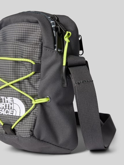 Produktfoto, Handtasche mit Label-Stitching von The North Face, grau, Hauptfach und Außenfach mit Reißverschluss, Schulterriemen, 16x22x7 cm, Länge Schulterriemen 76 cm